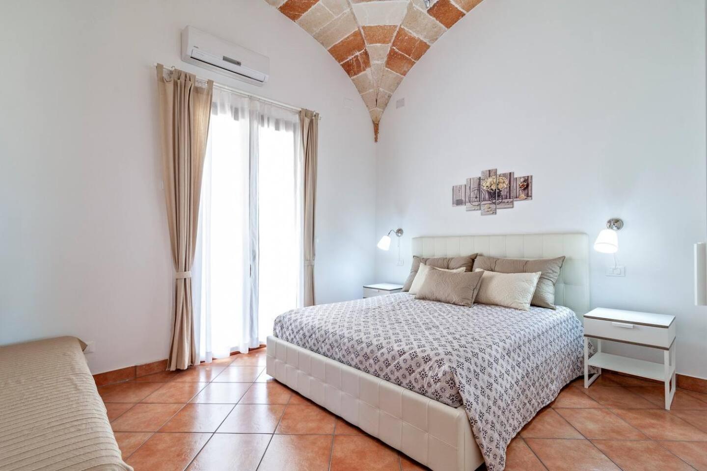 Bed and Breakfast La Dimora Dei Conti Collemeto Exterior foto